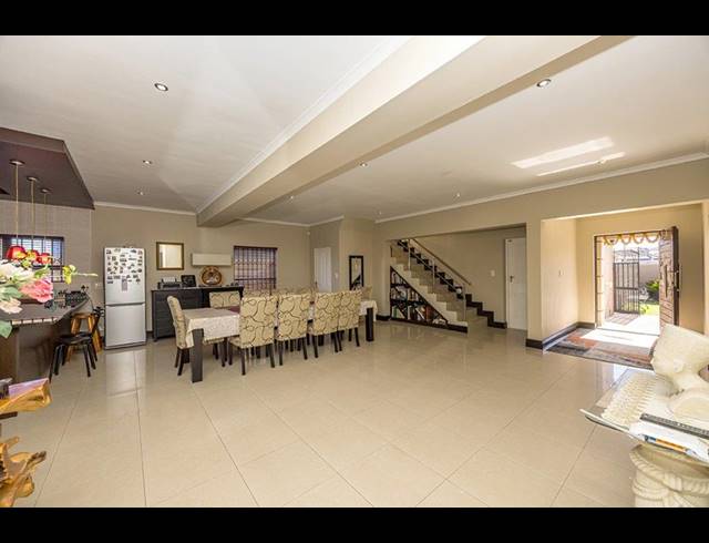 4 BEDROOM HOUSE FOR SALE IN PARKLANDS